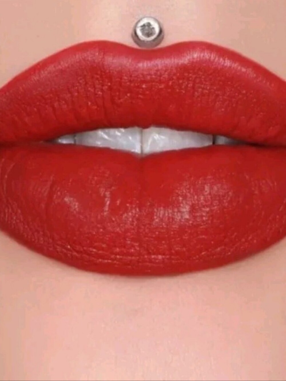 Jeffrey STAR Classic VELVET Red Lipstick - Intense Matte Finishy